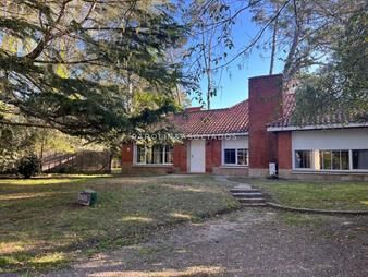 https://web5.gallito.com.uy/chalet-en-venta-de-3-dormitorios-en-cantegril-punta-del-e-inmuebles-24606977