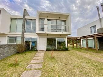 https://web5.gallito.com.uy/alquiler-temporal-casa-3-dormitorios-playa-brava-punta-del-inmuebles-26042145