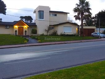 https://web5.gallito.com.uy/venta-de-casa-en-arroyo-seco-inmuebles-25082480