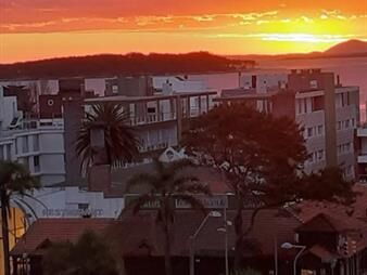https://web5.gallito.com.uy/apartamento-de-3-dormitorios-en-venta-en-peninsula-inmuebles-24487100