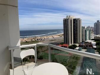 https://web5.gallito.com.uy/frente-a-playa-brava-departamento-de-1-dormitorio-en-venta-inmuebles-25343293
