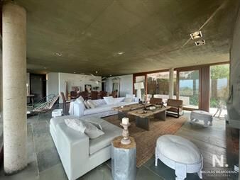 https://www.gallito.com.uy/alquila-casa-en-el-chorro-manantiales-de-4-dormitorios-inmuebles-26194079