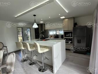 https://www.gallito.com.uy/venta-espectacular-casa-punta-del-este-en-barrio-cerrado-inmuebles-25955424