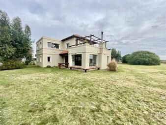 https://www.gallito.com.uy/venta-casa-4-dormitorios-piriapolis-bella-vista-inmuebles-24254920