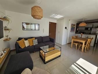 https://web5.gallito.com.uy/hermoso-apto-piso-alto-con-garaje-y-2-boxes-para-entrar-inmuebles-26237963
