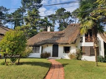 https://web5.gallito.com.uy/casa-en-venta-de-2-dormitorios-en-pinares-punta-del-este-inmuebles-18366982