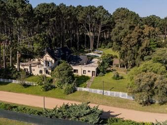 https://www.gallito.com.uy/alquiler-temporal-casa-11-habitaciones-punta-de-este-inmuebles-26234556