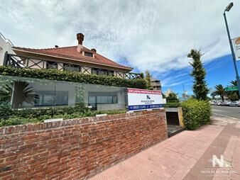 https://web5.gallito.com.uy/casa-de-gran-tamaã±o-ubicada-a-pasos-del-mar-inmuebles-24995933