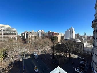 https://web5.gallito.com.uy/hermoso-apto-en-plaza-cagancha-4-dorm-gge-excelente-vist-inmuebles-24351044
