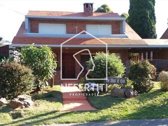 https://web5.gallito.com.uy/hermosa-casa-4-dormitorios-con-piscina-inmuebles-24614300