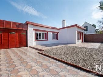 https://web5.gallito.com.uy/excelente-casa-en-venta-ubicada-a-200-metros-del-mar-inmuebles-26257422