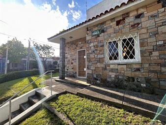 https://www.gallito.com.uy/venta-casa-en-malvin-ph-gran-jardin-2-dormitorios-y-gge-inmuebles-26261259