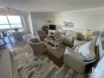 https://web5.gallito.com.uy/apartamento-en-venta-en-peninsula-inmuebles-25014286