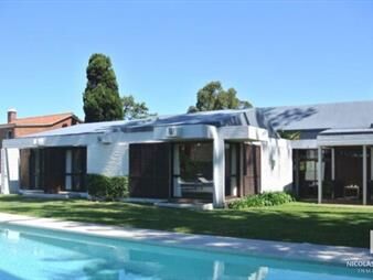 https://web5.gallito.com.uy/casa-de-4-dormitorios-en-playa-mansa-inmuebles-25033796
