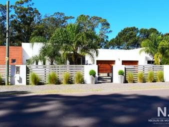 https://web5.gallito.com.uy/casa-en-pinares-3-dormitorios-inmuebles-25035075