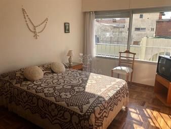 https://web5.gallito.com.uy/apartamento-en-muy-buena-ubicacion-de-1-dormitorio-y-medio-inmuebles-25535638