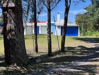 https://www.gallito.com.uy/casa-muy-bien-ubicada-a-metros-de-la-playa-con-vista-al-mar-inmuebles-24456634