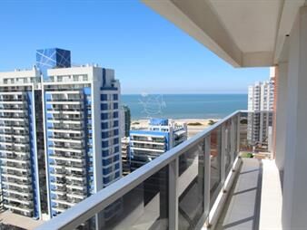 https://web5.gallito.com.uy/excelente-propiedad-con-todos-los-servicios-a-metro-del-mar-inmuebles-23837143