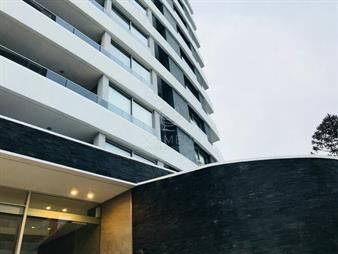 https://web5.gallito.com.uy/torre-esmeralda-a-metros-de-playa-brava-inmuebles-22908951