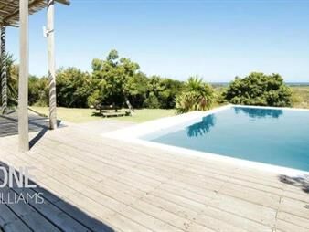 https://www.gallito.com.uy/venta-espectacular-vistas-al-mar-y-laguna-jose-ignacio-inmuebles-21602399