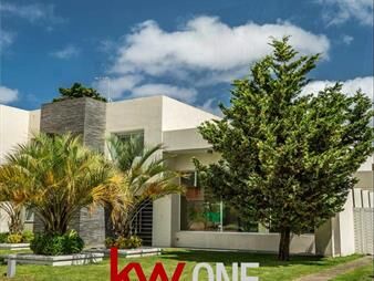 https://www.gallito.com.uy/venta-hermosa-casa-en-boulevard-park-mansa-inmuebles-21602414