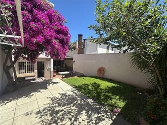 https://web5.gallito.com.uy/venta-casa-4-dormitorios-servicio-escritorio-jardin-po-inmuebles-26291711