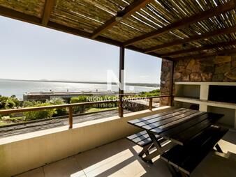 https://web5.gallito.com.uy/venta-y-alquiler-temporario-de-apartamento-esquinero-en-com-inmuebles-25035330
