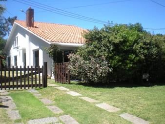 https://www.gallito.com.uy/casa-en-playa-mansa-inmuebles-24284072