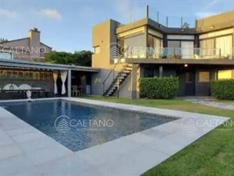 https://web5.gallito.com.uy/venta-espectacular-casa-punta-ballena-4-dormitorios-inmuebles-25786495