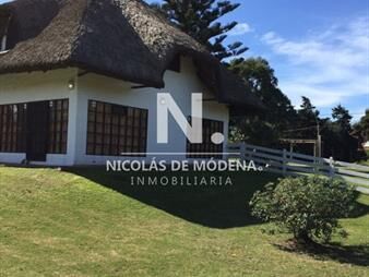 https://web5.gallito.com.uy/casa-en-venta-en-playa-mansa-pinares-seis-dormitorios-pisc-inmuebles-25043139