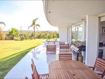 https://www.gallito.com.uy/apartamento-en-venta-de-2-dormitorios-en-bikini-beach-punt-inmuebles-23013327
