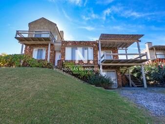 https://web5.gallito.com.uy/en-venta-casa-de-3-dormitorios-en-tio-tom-punta-ballena-inmuebles-26212296