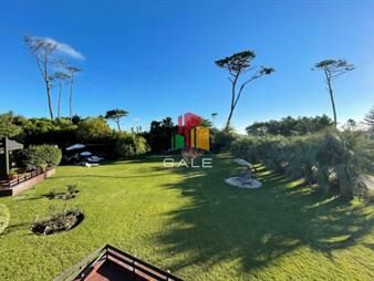 https://web5.gallito.com.uy/espectacular-mansion-a-solo-metros-de-mar-en-venta-8-dormi-inmuebles-25434153
