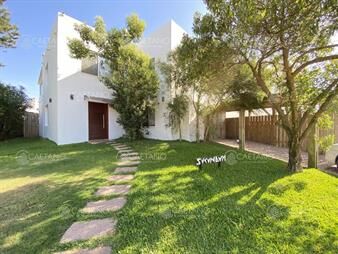 https://www.gallito.com.uy/venta-casa-5-dormitorios-la-juanita-josã©-ignacio-inmuebles-24907126
