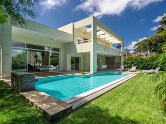 https://www.gallito.com.uy/casa-punta-del-este-inmuebles-26093213