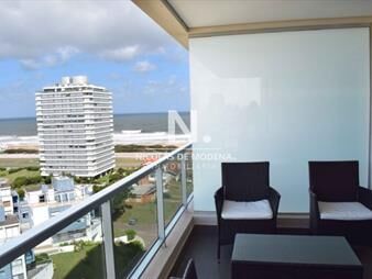 https://web5.gallito.com.uy/vende-apartamento-con-vista-al-mar-de-2-dormitorios-en-edi-inmuebles-23250224
