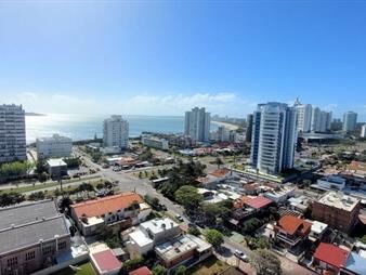 https://www.gallito.com.uy/apto-con-vista-al-mar-3-dormitorios-en-playa-brava-inmuebles-26172940