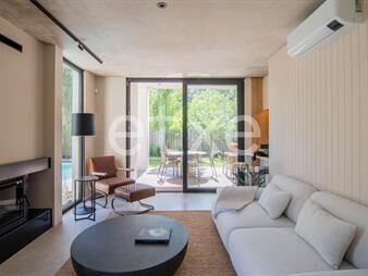 https://web5.gallito.com.uy/venta-de-casa-triplex-en-xigna-barrio-parque-inmuebles-26364804