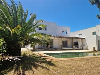 https://web5.gallito.com.uy/moderna-en-el-pinar-inmuebles-26364780