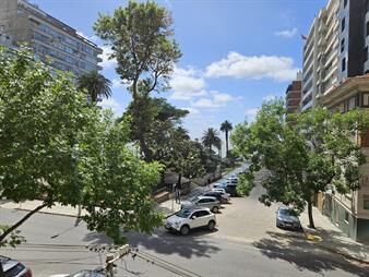 https://web5.gallito.com.uy/plaza-gomensoro-unica-planta-llana-de-500-m2-terraza-de-inmuebles-26373045