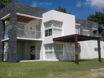https://web5.gallito.com.uy/hermosa-casa-minimalista-de-dos-plantas-inmuebles-20534259