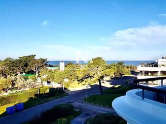 https://web5.gallito.com.uy/magnifico-duplex-con-5-dormitorios-en-playa-brava-inmuebles-25034947