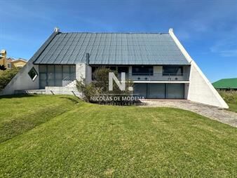 https://web5.gallito.com.uy/en-venta-casa-de-3-plantas-con-3-dormitorios-en-suite-en-m-inmuebles-26401882