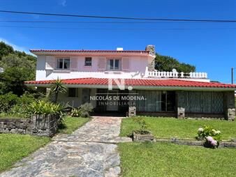 https://web5.gallito.com.uy/casa-en-venta-de-4-dormitorios-con-barbacoa-y-piscina-en-m-inmuebles-26396637
