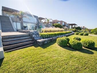 https://web5.gallito.com.uy/casa-en-venta-de-3-dormitorios-en-montoya-punta-del-este-inmuebles-25401264