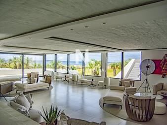 https://web5.gallito.com.uy/excelente-ubicacion-con-vista-a-la-laguna-y-la-bahia-2-inmuebles-25040486