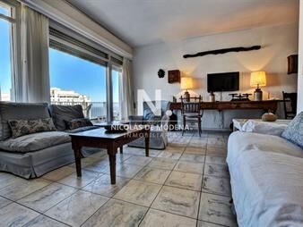 https://web5.gallito.com.uy/ubicado-en-la-parada-1-de-playa-mansa-una-zona-privilegiad-inmuebles-25485374