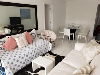 https://web5.gallito.com.uy/apartamento-en-venta-de-2-dormitorios-en-torre-marina-ii-p-inmuebles-23013240