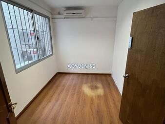 https://web5.gallito.com.uy/oficina-en-alquiler-2-reservados-zona-ciudad-vieja-inmuebles-26458196