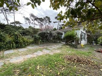https://web5.gallito.com.uy/casa-de-3-dormitorios-y-agradable-jardã­n-en-punta-del-este-inmuebles-26484110